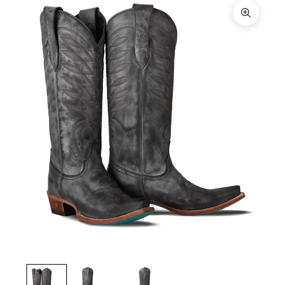 NWT 7.0 Lane Squash blossom boots in distressed black, lane boots